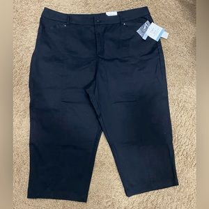 Croft & Barrow classic fit Capri size 18